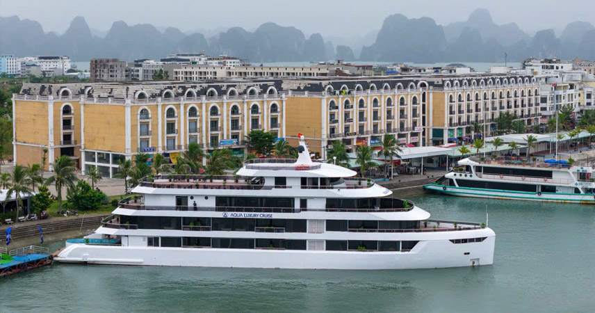 Explore Halong Bay on Aqua Luxury Cruise
