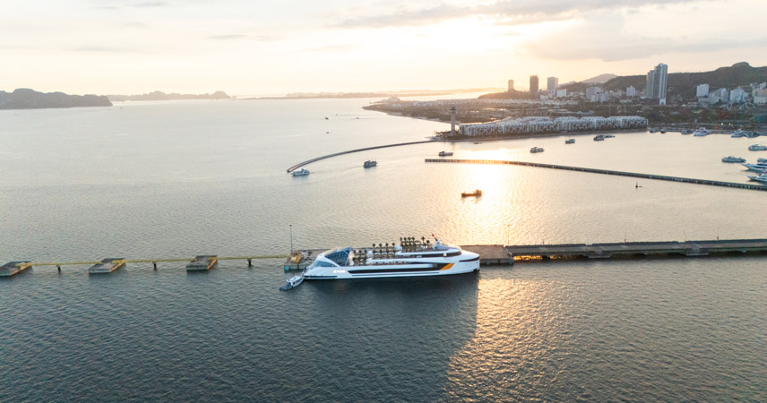 Discover the beauty of Halong Bay