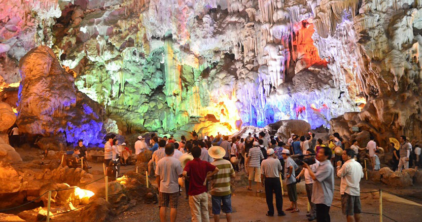The interior space of Dau Go cave