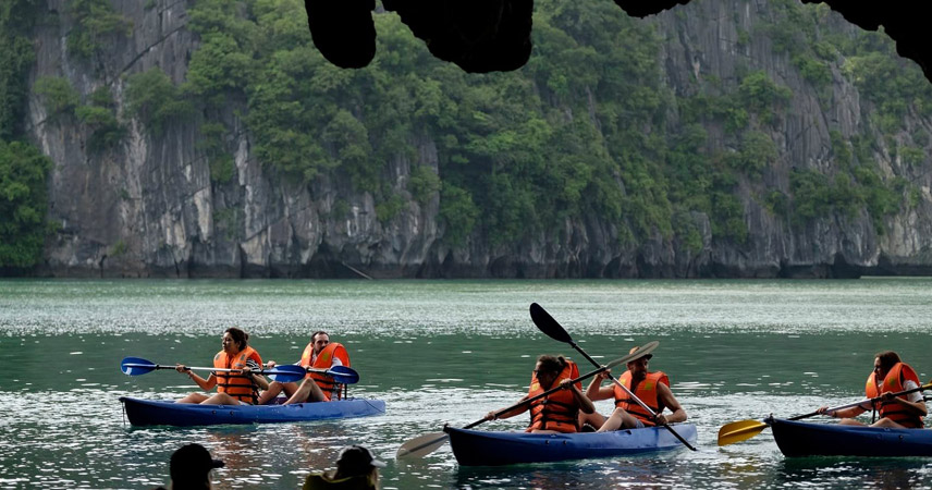 Discover Luon Cave by kayaking