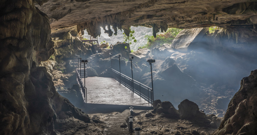 Visit Trinh Nu Cave