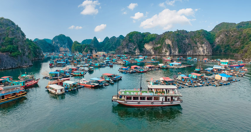 Cua Van Fishing Village in Halong Bay