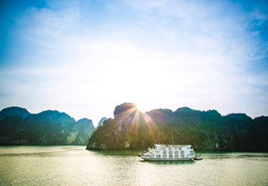 Bhaya Classic Cruise 2 days 1-night (Trinh Nu Cave)