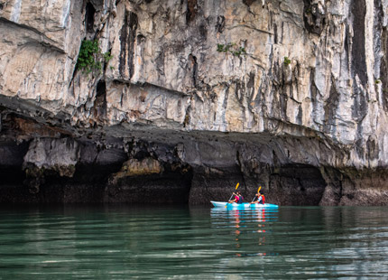 explore Dark & Bright Cave by kayak