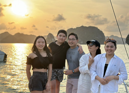 Welcome the sunrise on Halong Bay
