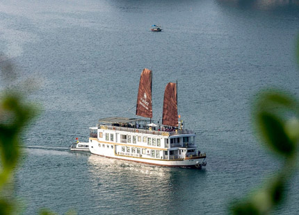 Overview of Heritage Line Violet Cruise