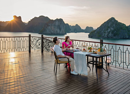 tea, coffee, and pastries to enjoy the peaceful sunrise over the bay