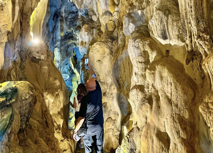 Discover Sung Sot Cave (Surprising Cave)