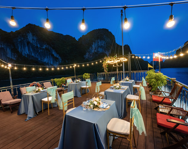 Discover Halong Bay on Amanda Legend Cruise