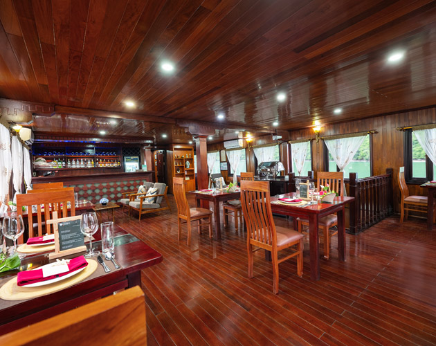 Discover Halong Bay on Amanda Legend Cruise
