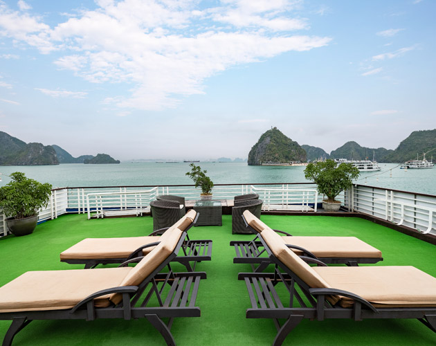 Discover Halong Bay on Amanda Premier Cruise