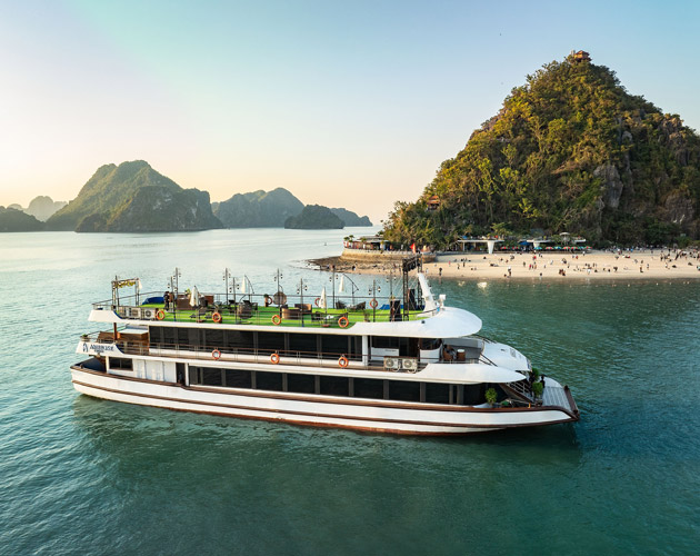 Full-Day Luxury Experience on Halong Bay