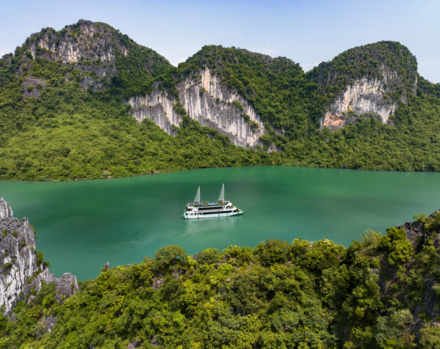 Discover True Halong Bay with Amethyst Cruise