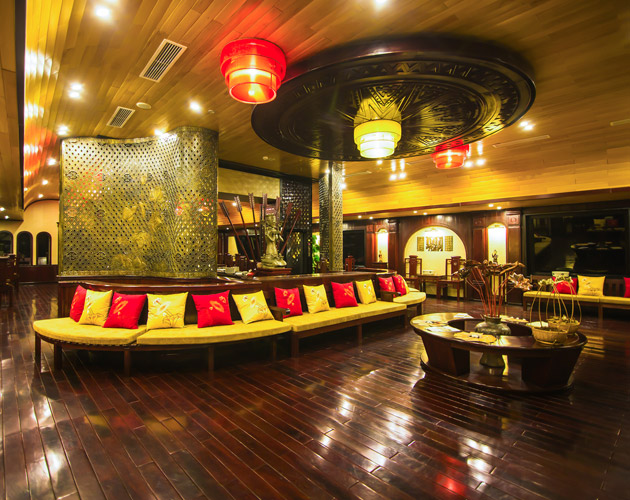 Discover Bai Tu Long Bay on Dragon Legend Cruise