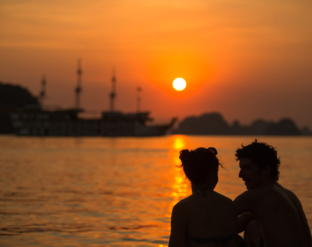 Discover Bai Tu Long Bay on Dragon Legend Cruise