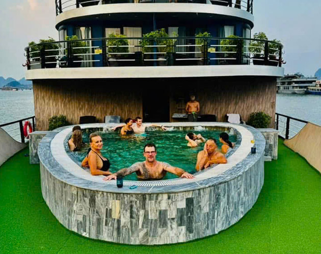 Discover Lan Ha Bay on Halora Metta Cruise