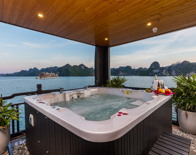 La Regina Grand Cruise | 5-Star Luxury Cruise in Lan Ha Bay