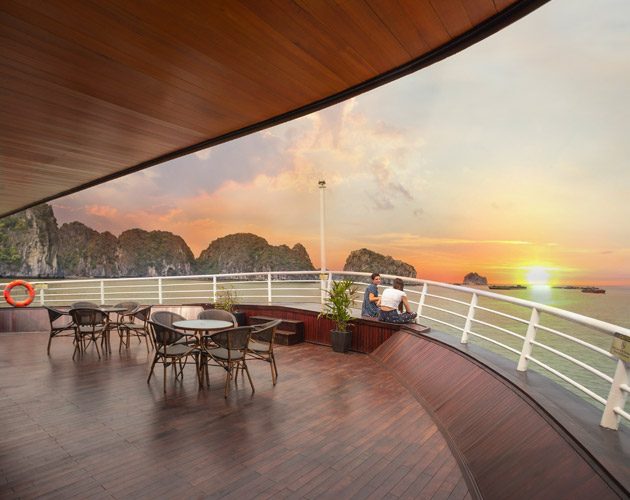 Discover Halong Bay on Mila Grand Cruise
