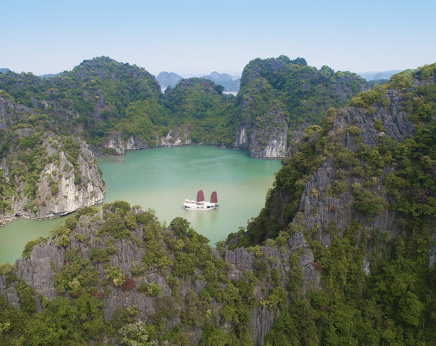 Discover Halong Bay on Prince Junk Cruise