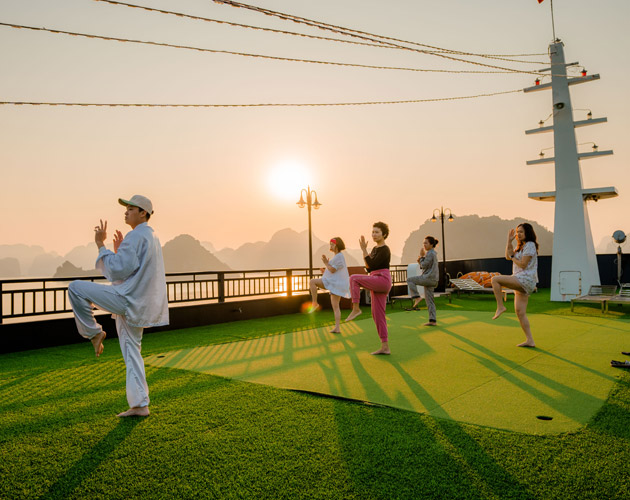 Visit Halong Bay on Rita Cruise