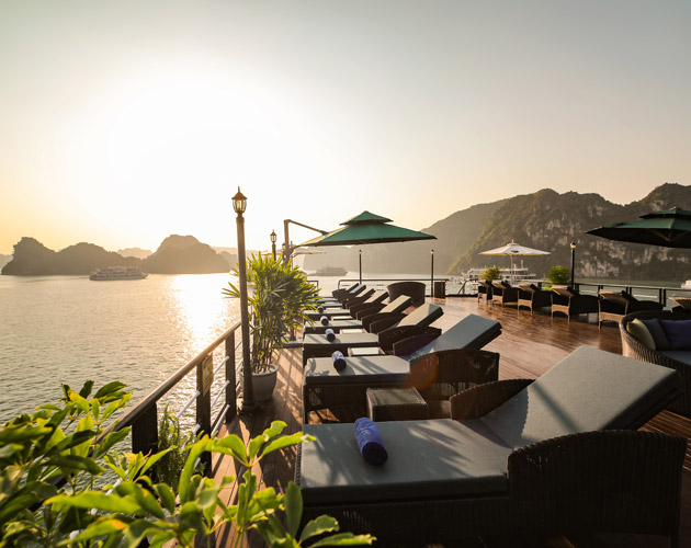 Discover Halong Bay on Rosy Cruise