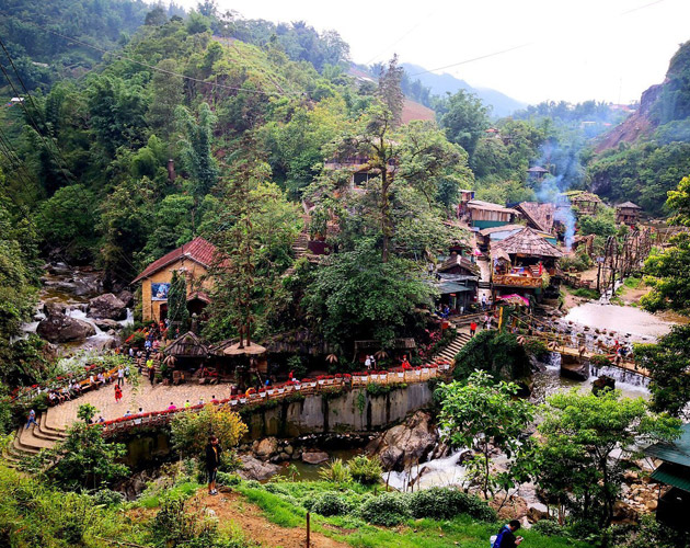 3 Days Sapa Tour from Hanoi | Homestay + Hotel Trekking Tour
