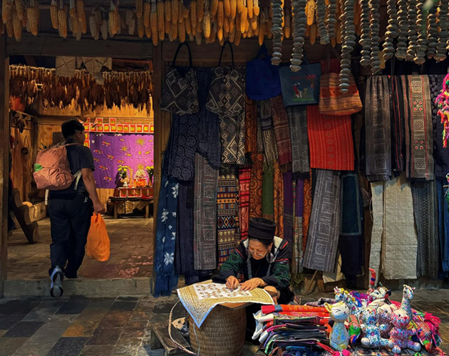 2 Days Sapa Tour from Hanoi | Rice Terraces & Hill Tribe Trekking