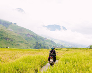 2 Days Sapa Tour from Hanoi | Rice Terraces & Hill Tribe Trekking