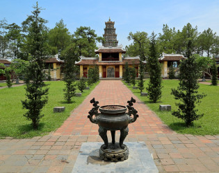 Hue City Tour from Hoi An or Da Nang